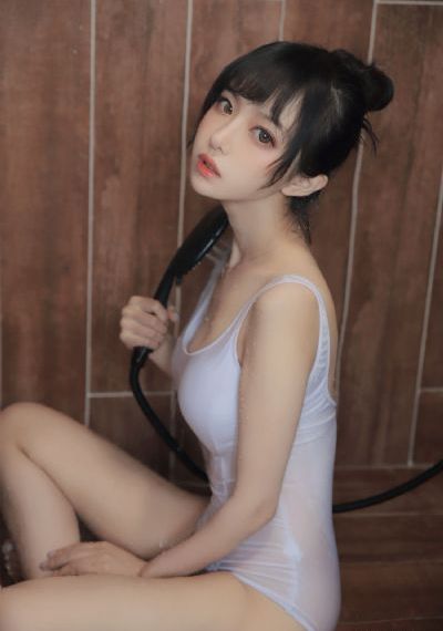 部队里被咬住花蒂吹潮的导演是谁